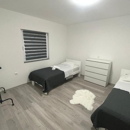 Apartmani Franciska ヤイツェ エクステリア 写真