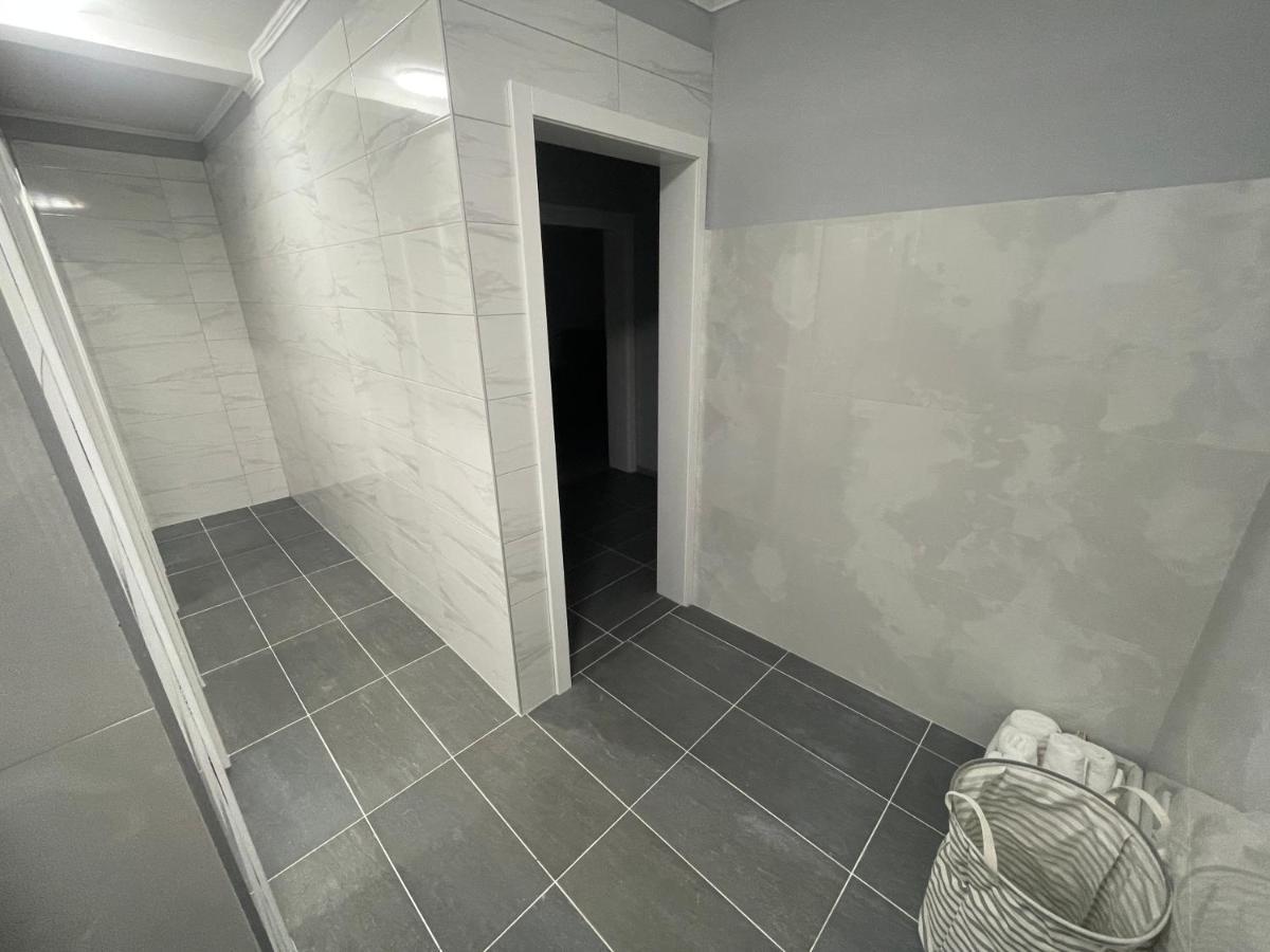 Apartmani Franciska ヤイツェ エクステリア 写真