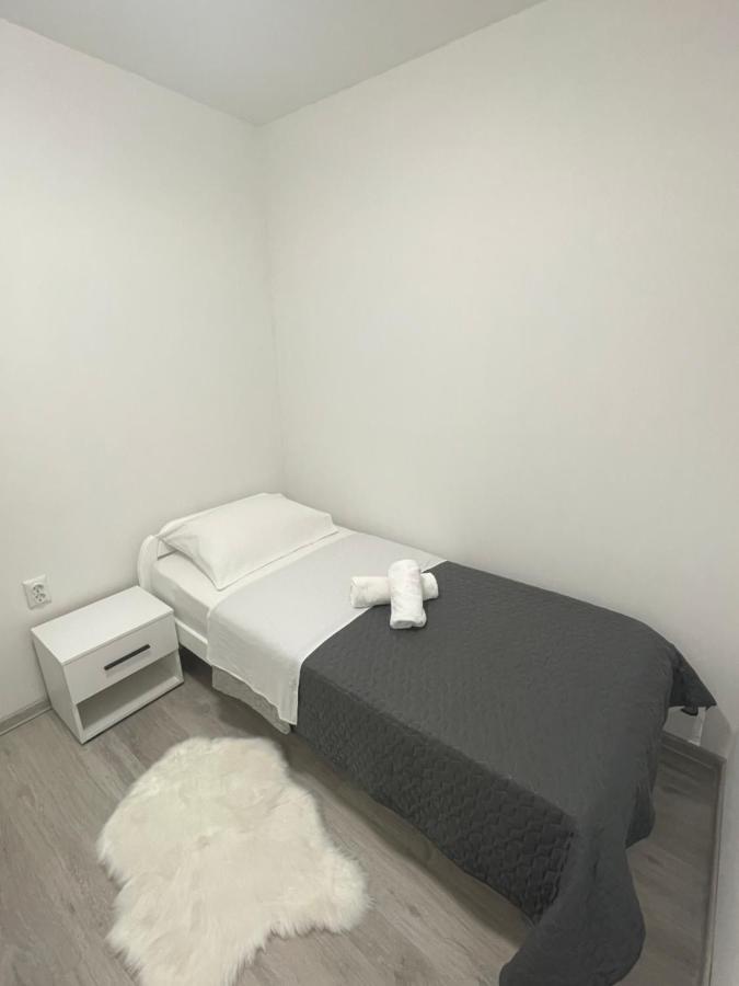 Apartmani Franciska ヤイツェ エクステリア 写真