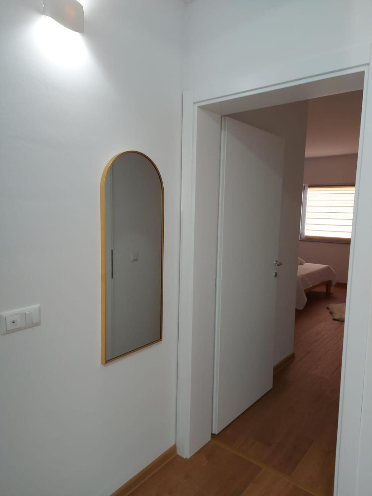 Apartmani Franciska ヤイツェ エクステリア 写真