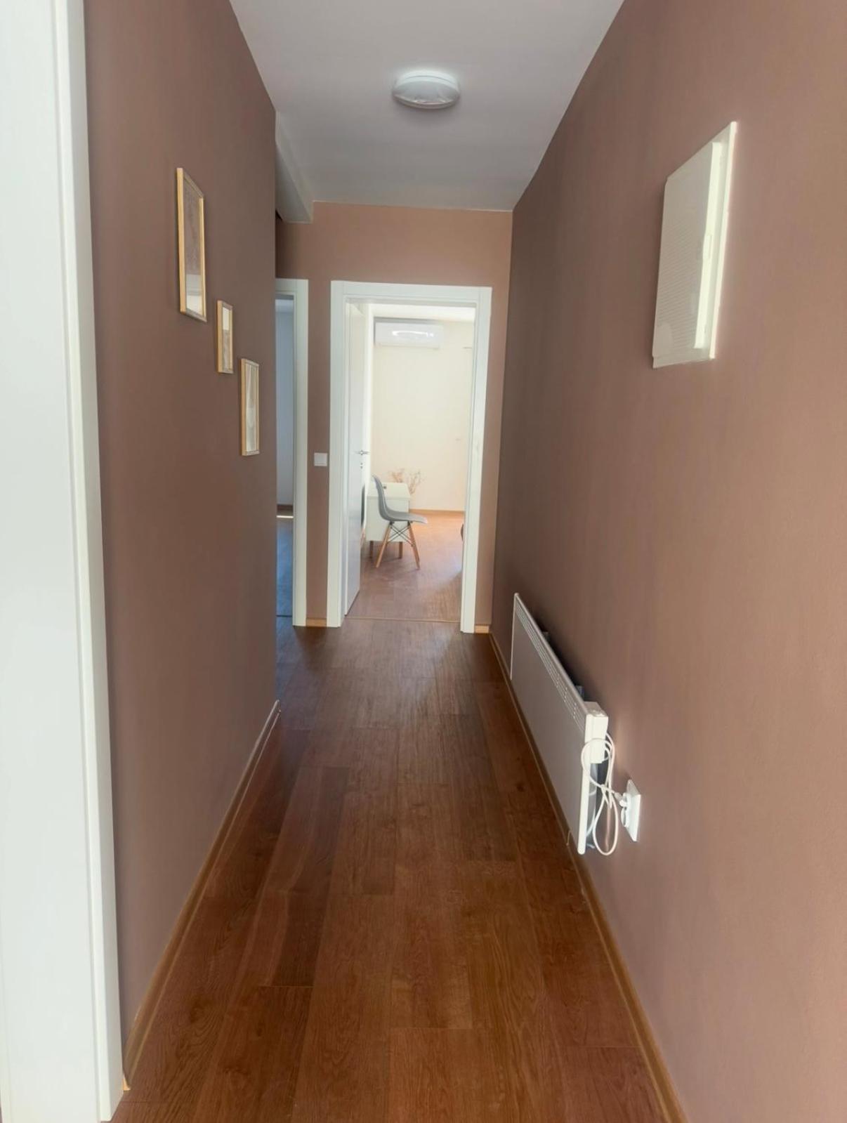 Apartmani Franciska ヤイツェ エクステリア 写真