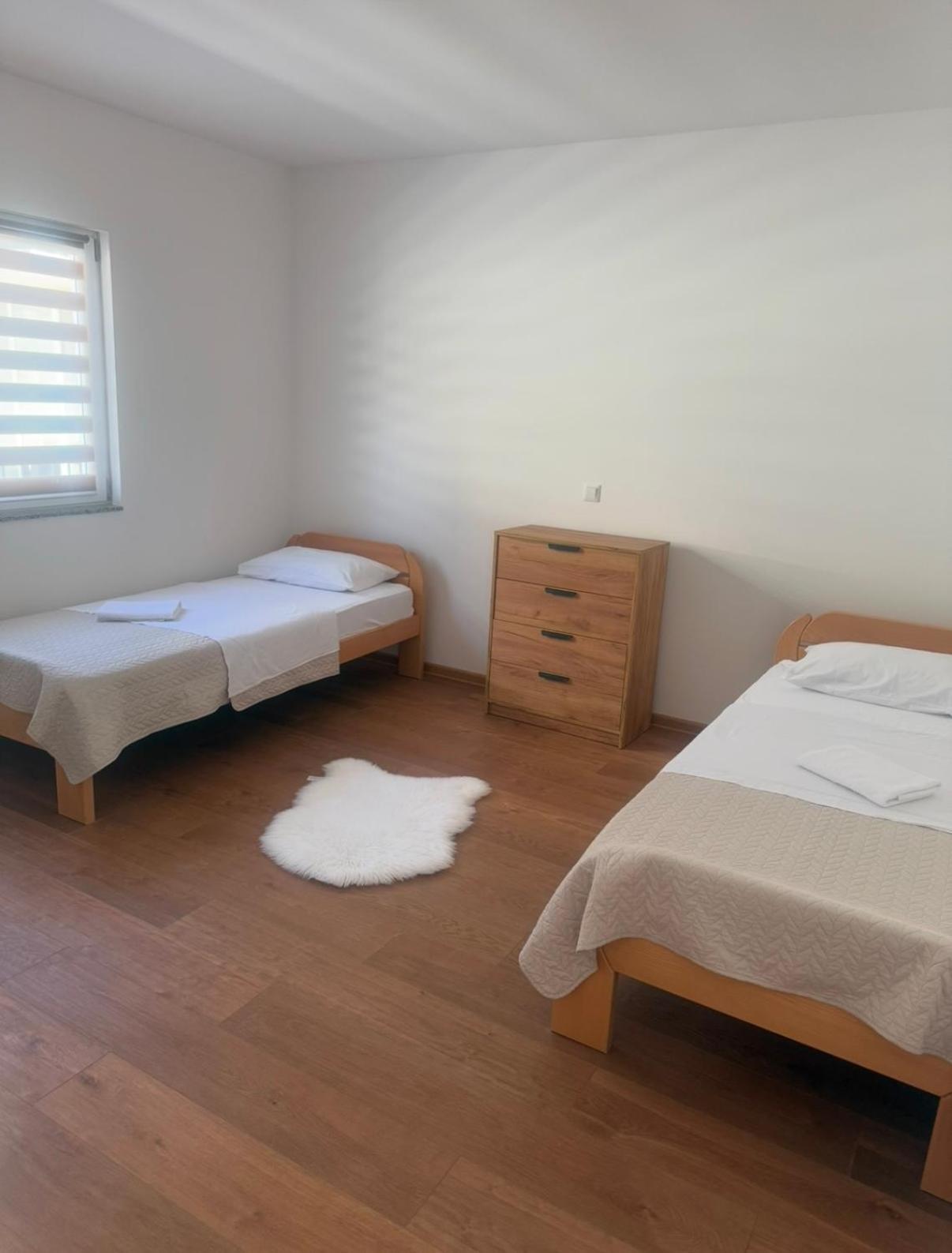 Apartmani Franciska ヤイツェ エクステリア 写真